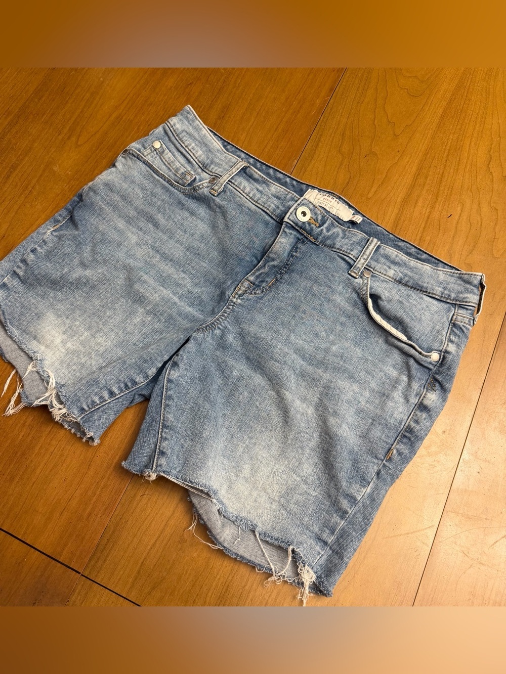 Torrid Light Wash Denim Cutoff Shorts | Distressed | Summer Denim | Sz14